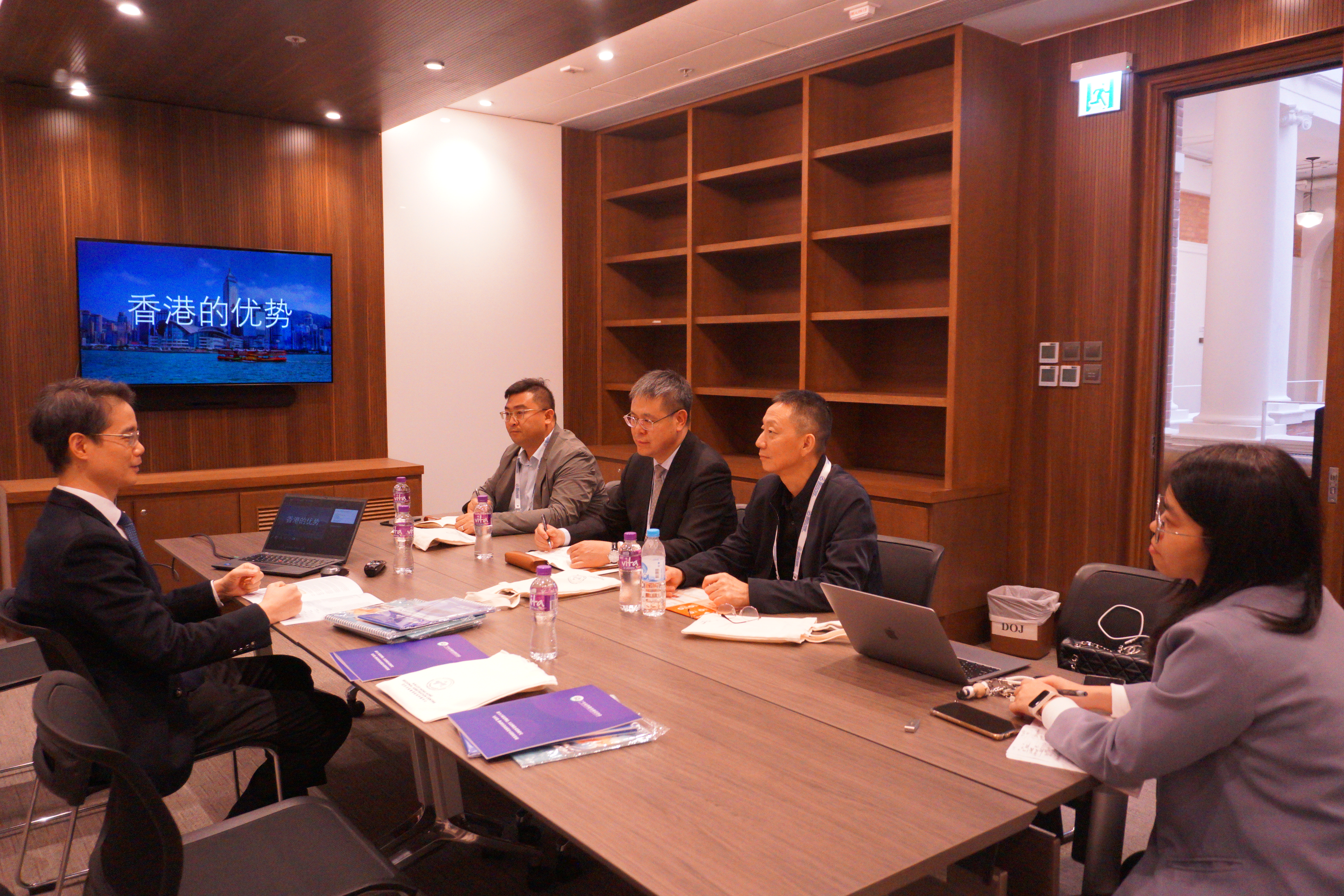 亞非法協香港區域仲裁中心熱情接待廣東省質量發展促進會代表團 – 深化質量合作,共促灣區發展 –2025年12月16日