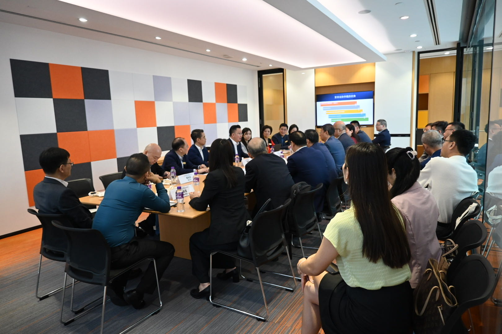 AALCO Hong Kong Regional Arbitration Centre (AALCO-HKRAC) warmly welcomed the delegation from Guangdong Lawyers Association – 6 May 2024